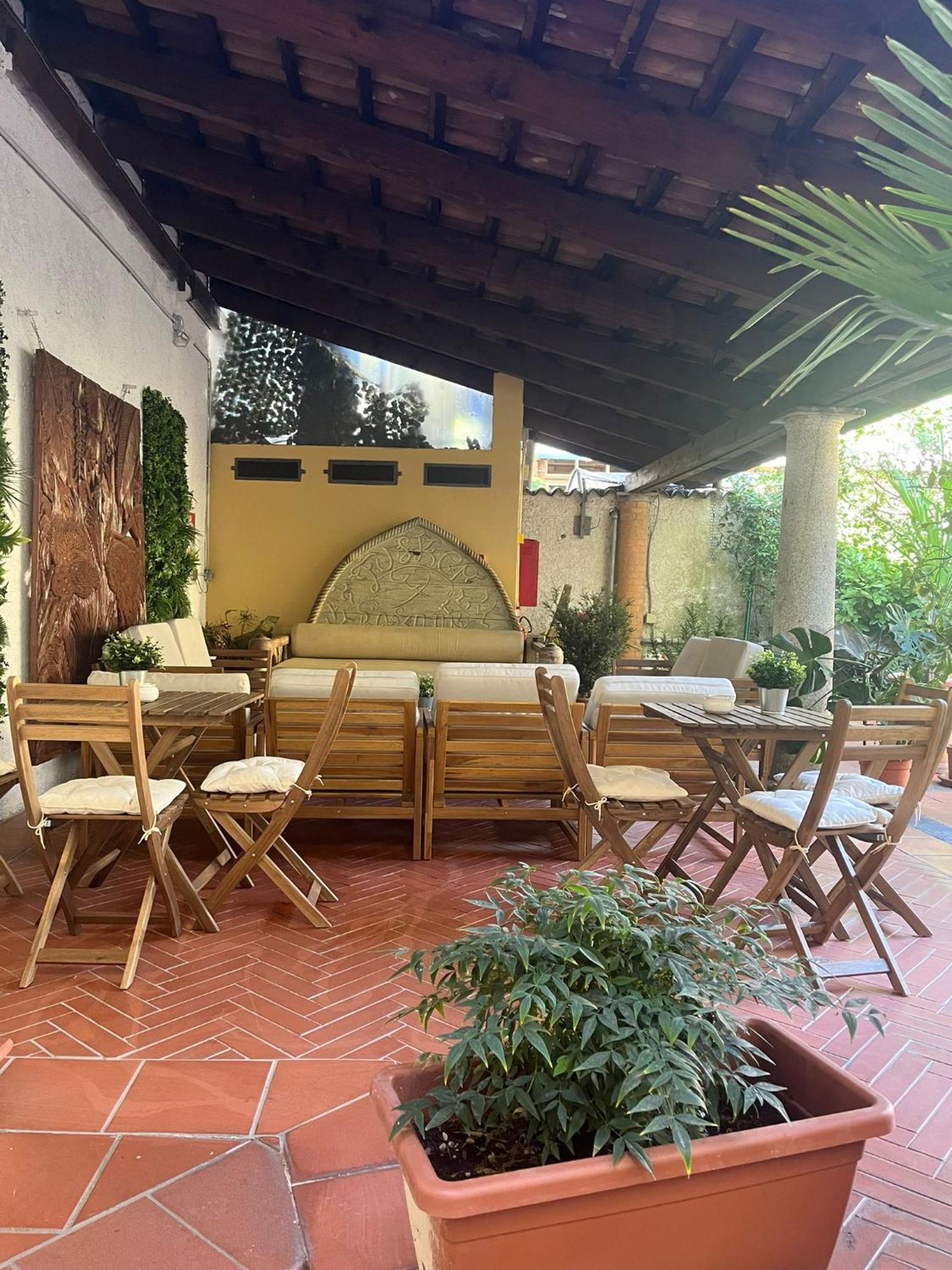Monolocale Beatrice Abbadesse Guest House Milán Exterior foto
